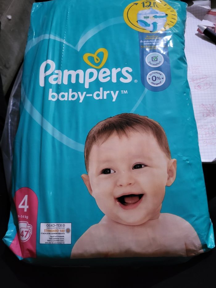 Lot 2 paquets de couches pampers baby dry
