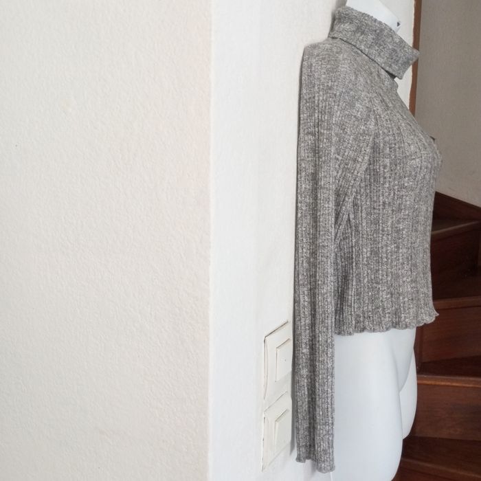 Pull moulant col femme 38 - photo numéro 2