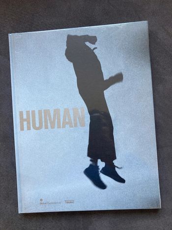 Livre « Human Le corps dans l'art contemporain »