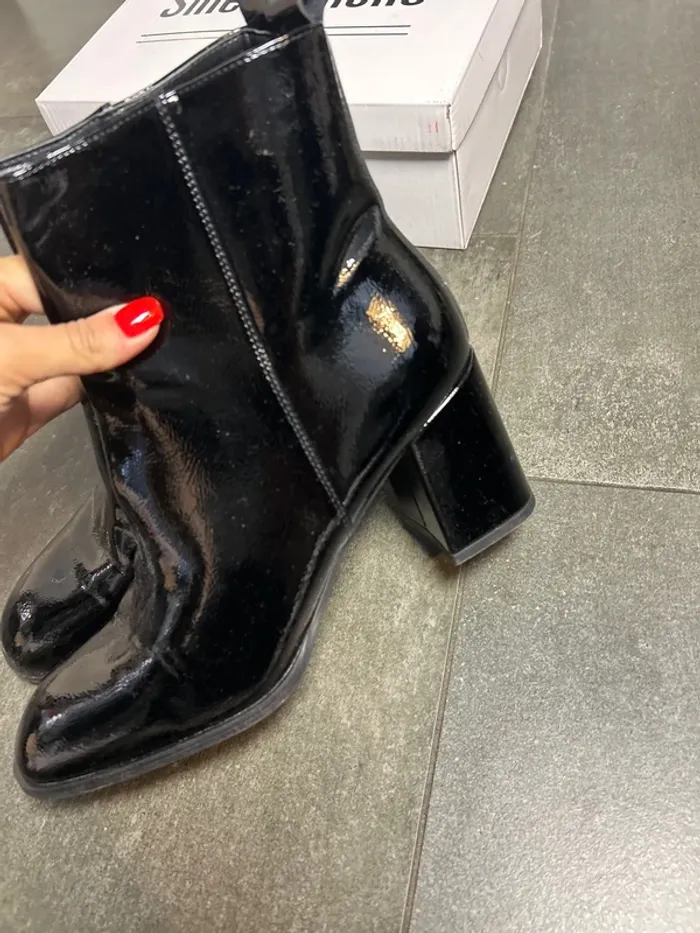 Bottines vernis noirs - photo numéro 3