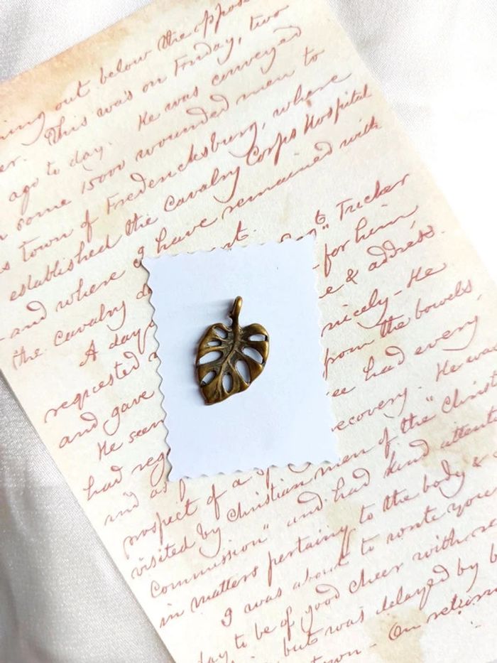 magnifique pendentif feuille couleur bronze - photo numéro 2