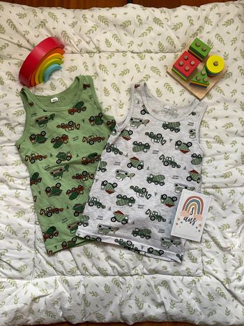 lot de 2 débardeurs vert et gris motifs tracteurs 8 ans zeeman