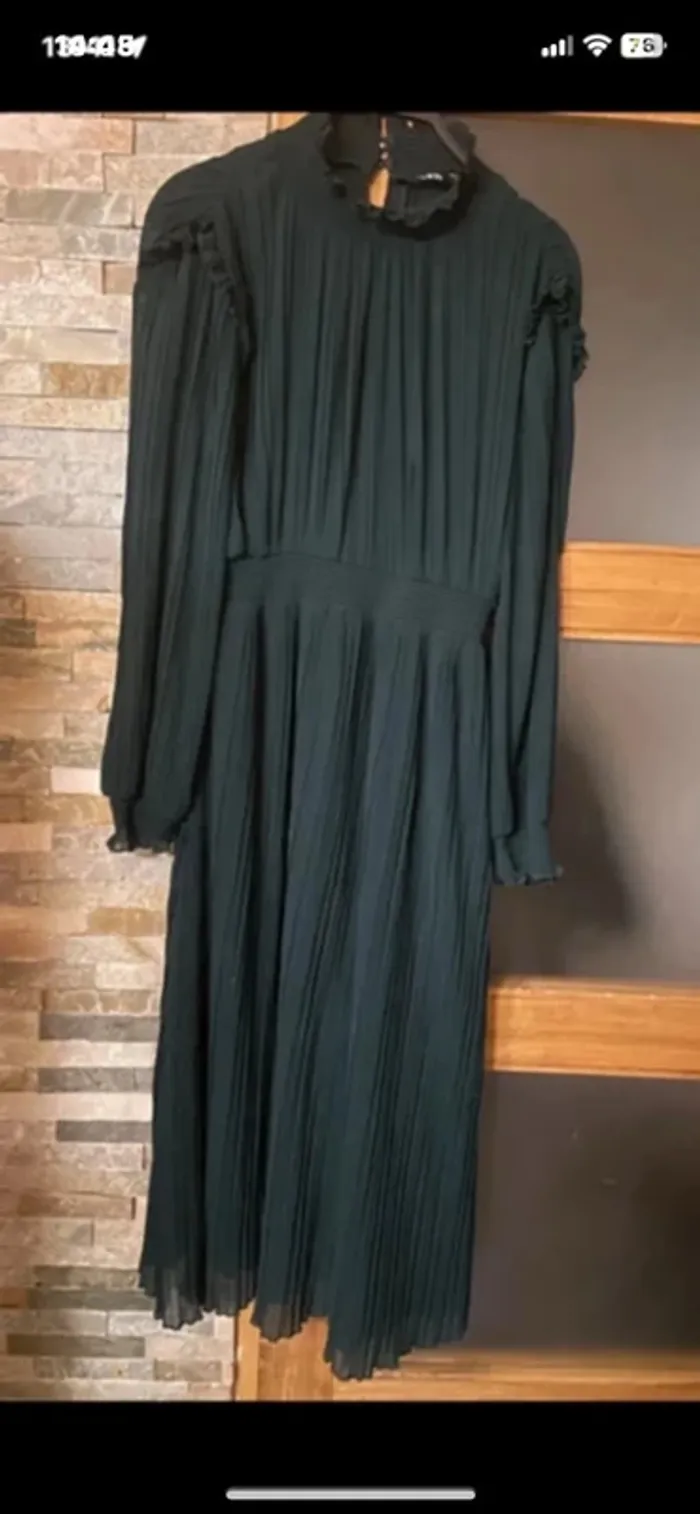 Magnifique robe verte plissé Zara taille M - photo numéro 2