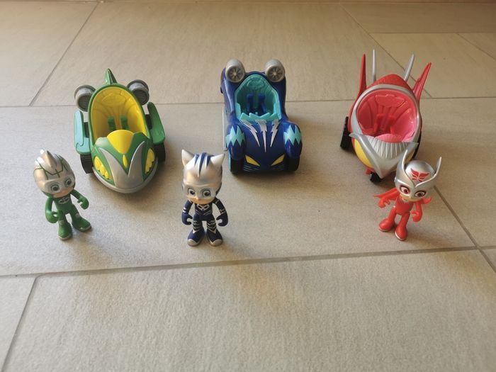 Pyjamasques - 3 voitures + 3 personnages - photo numéro 2