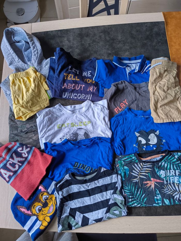 Lot de vêtements enfant garçon taille 2 / 3 ans