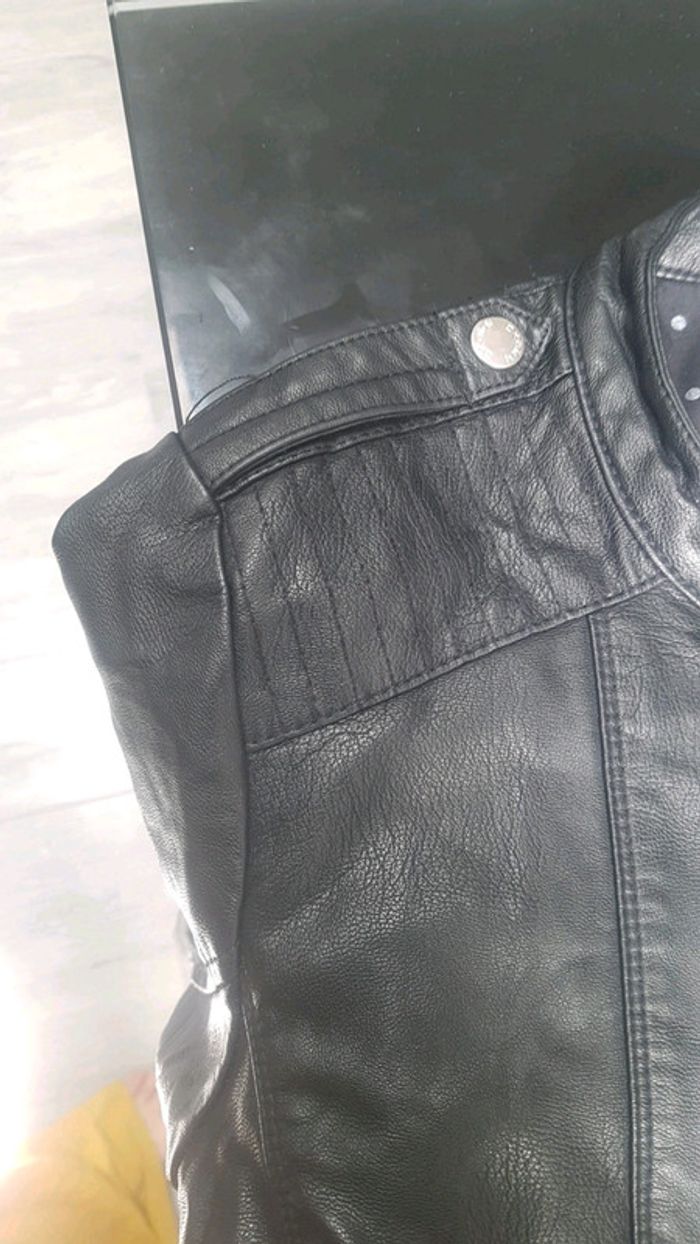 veste noir en cuir - photo numéro 2