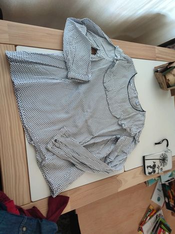 Blouse okaidi blanche a pois marine 10 ans