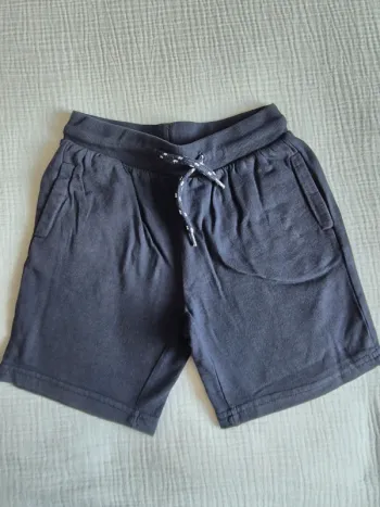 Short bleu marine Gémo taille 6 ans