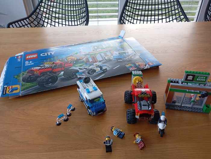 Lego city police banque camionette