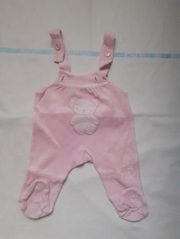 Salopette rose avec motif nounours