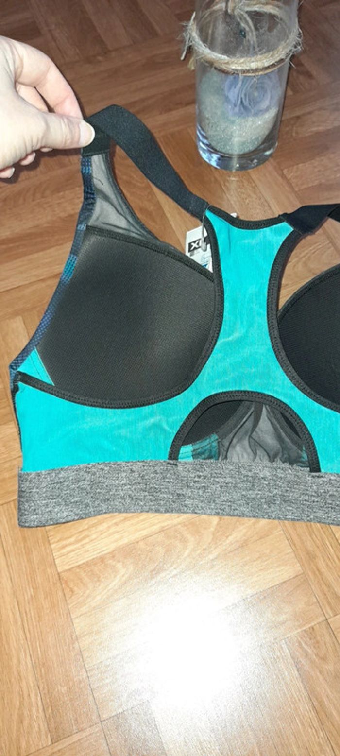 Brassière de sport neuve - photo numéro 4