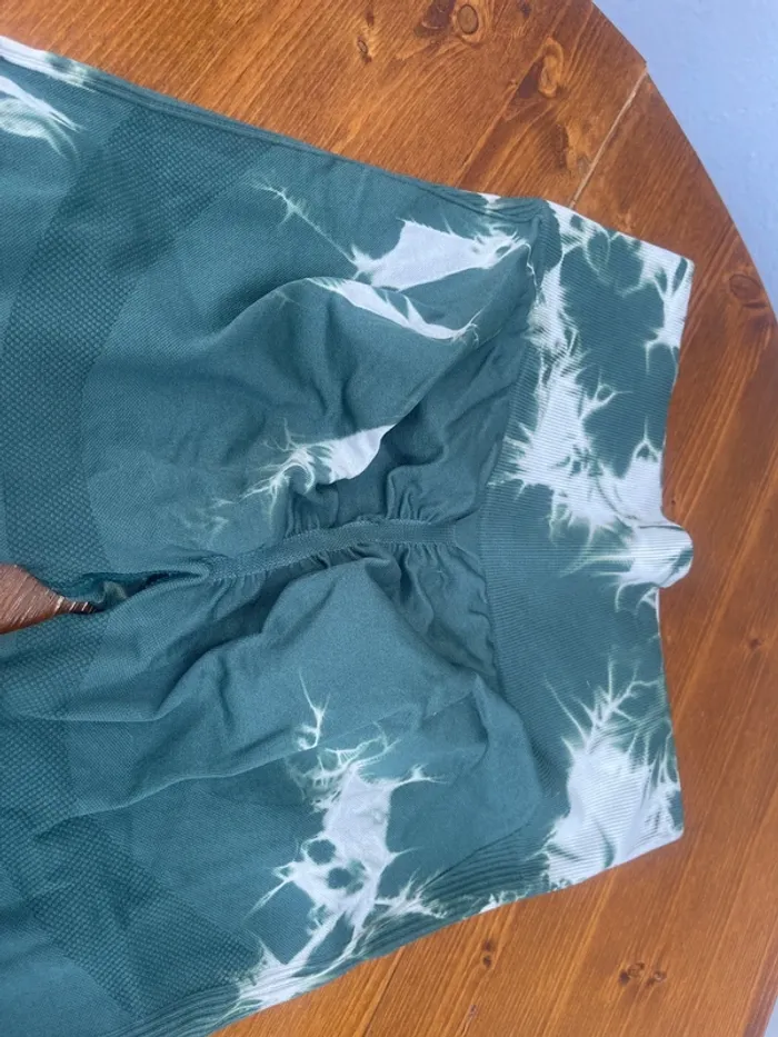 Legging de sport taille S neuf - photo numéro 4