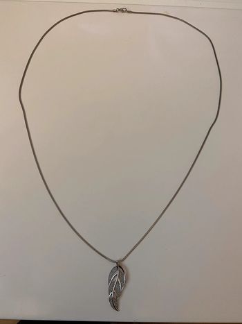 Sautoir pendentif feuille silver