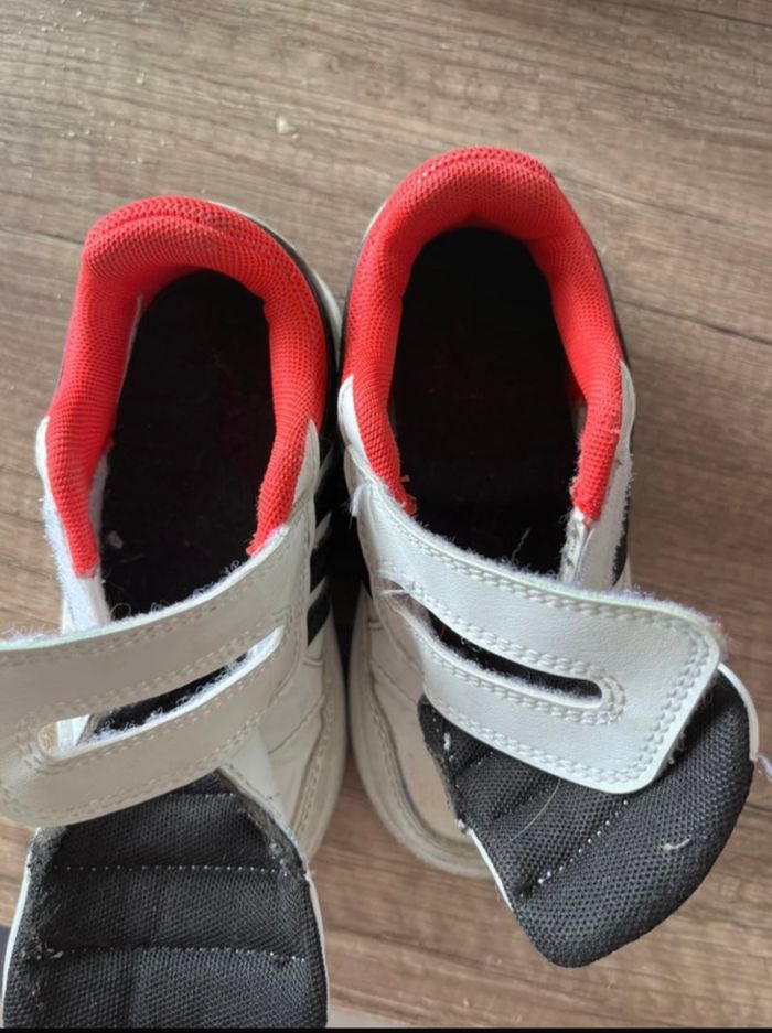 Basket adidas taille 25 - photo numéro 2