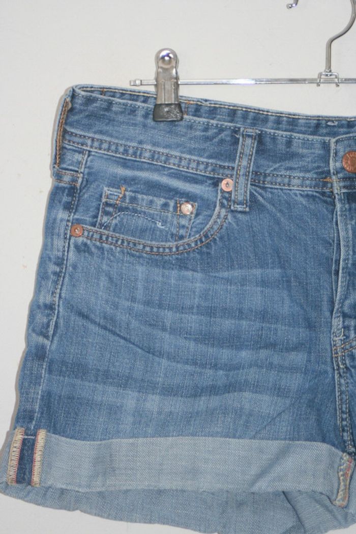 Short en jeans H&M taille 36 - photo numéro 2