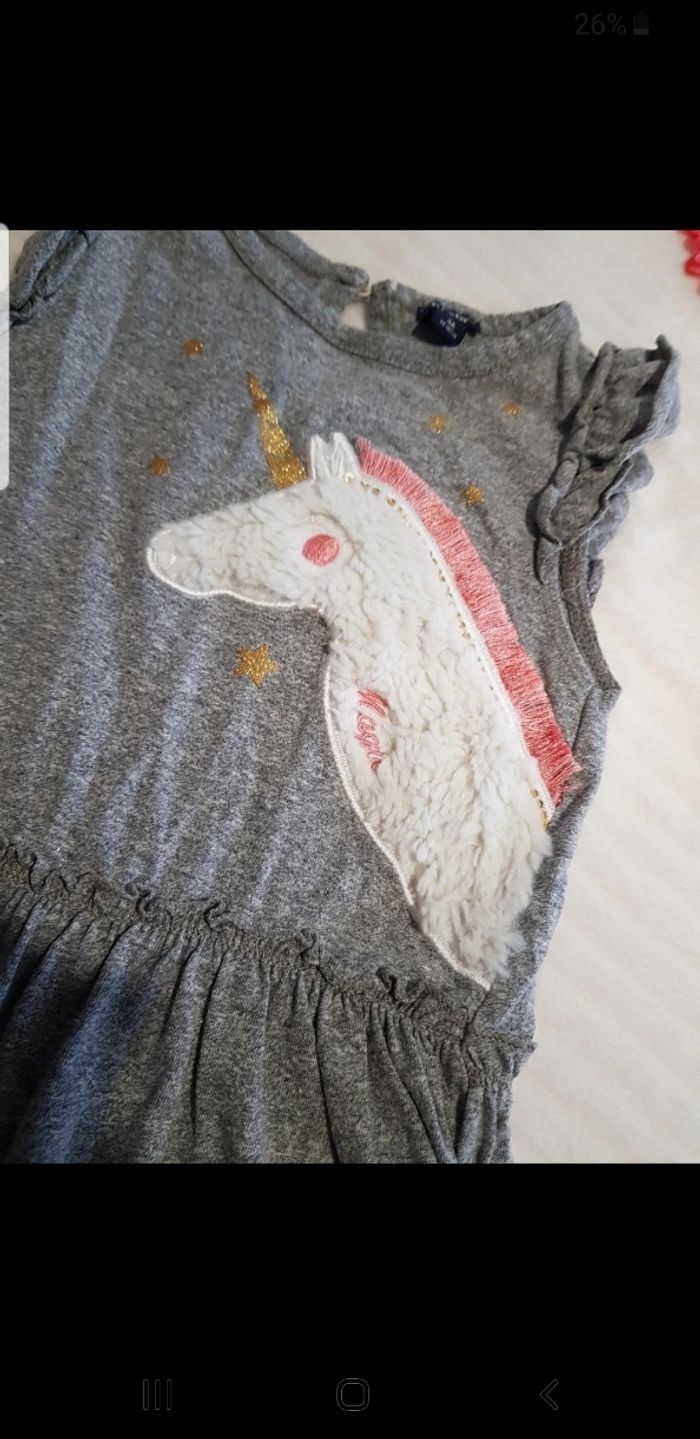 Robe taille 4 ans - photo numéro 2