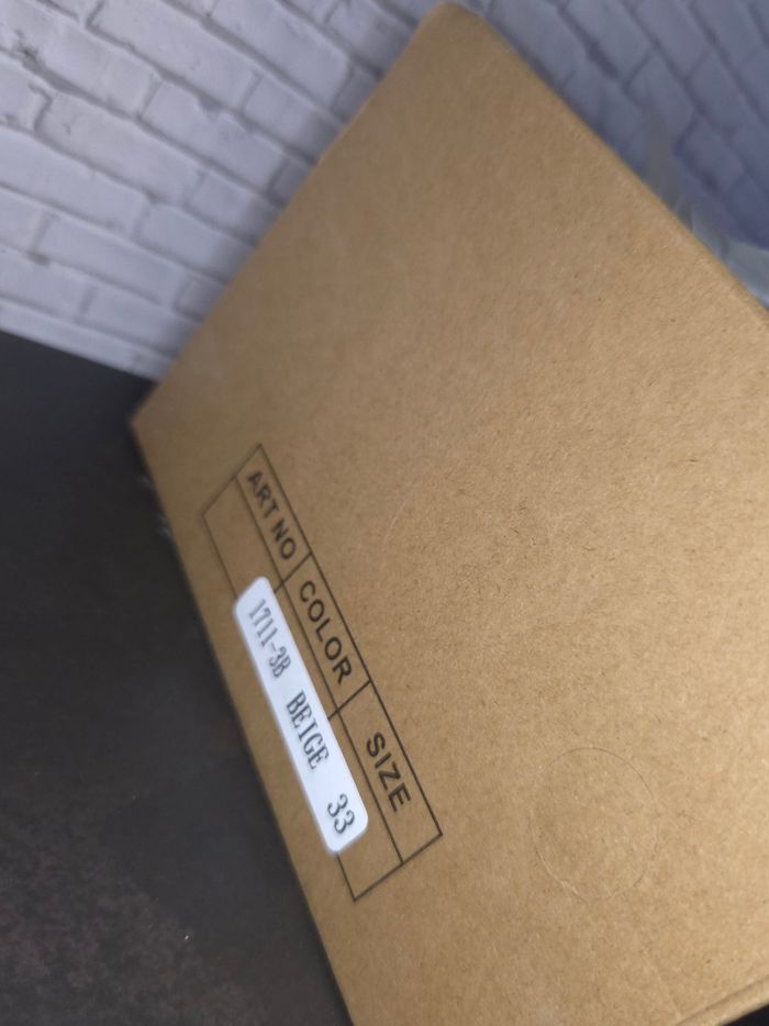 Baskets beige à scratch enfants mixtes tendances - Taille 33 - NEUVES 🌟 - photo numéro 3