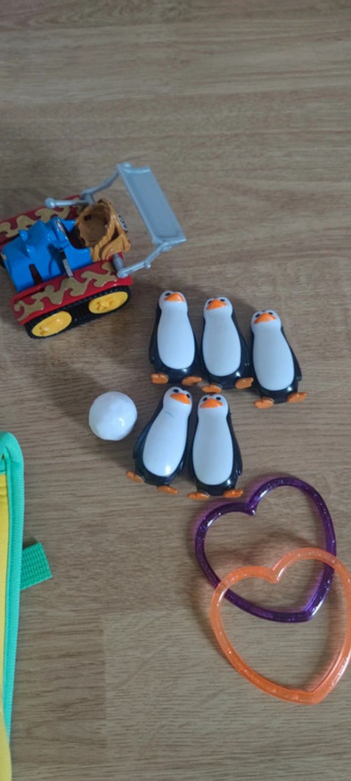 Lot sac à dos + petits jouets - photo numéro 3