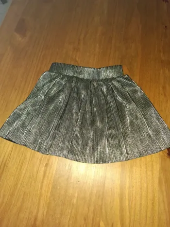 Jupe plissée argenté Neuve 4/5 ans