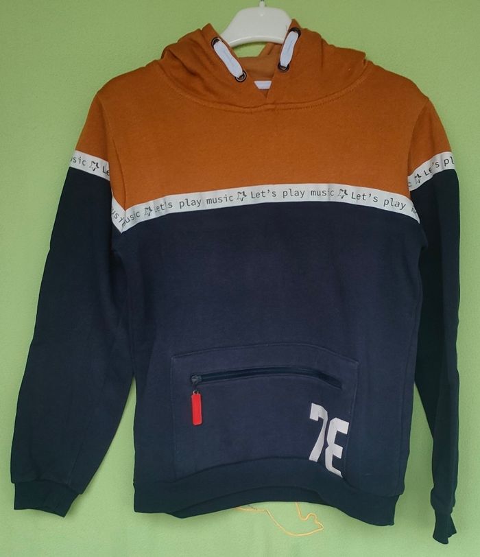 Sweat à capuche taille 12 ans