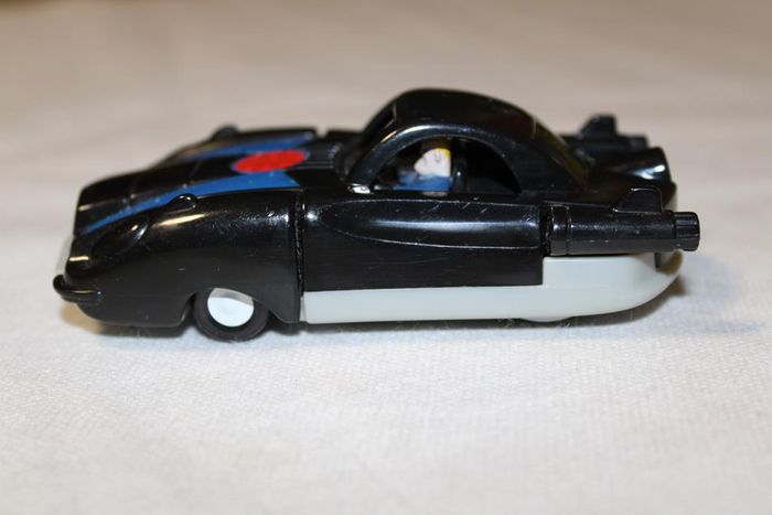 Disney voiture des indestructibles - photo numéro 2