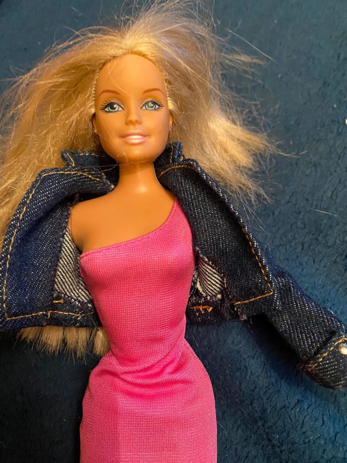 Barbie et voiture - photo numéro 4