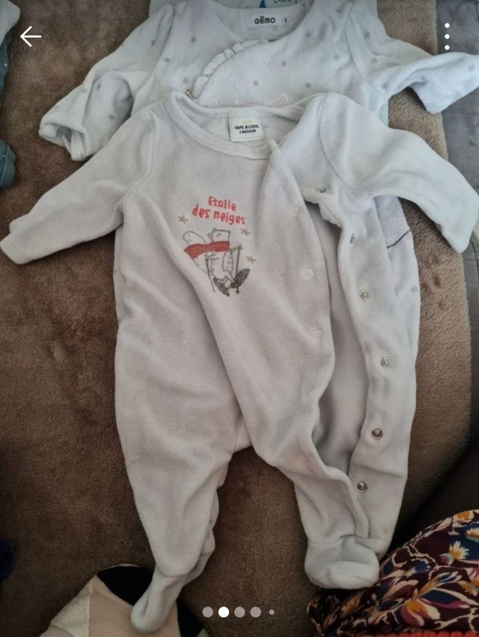 Lot pyjamas 1M - photo numéro 2