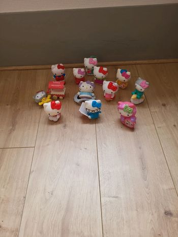 Figurines hello kitty