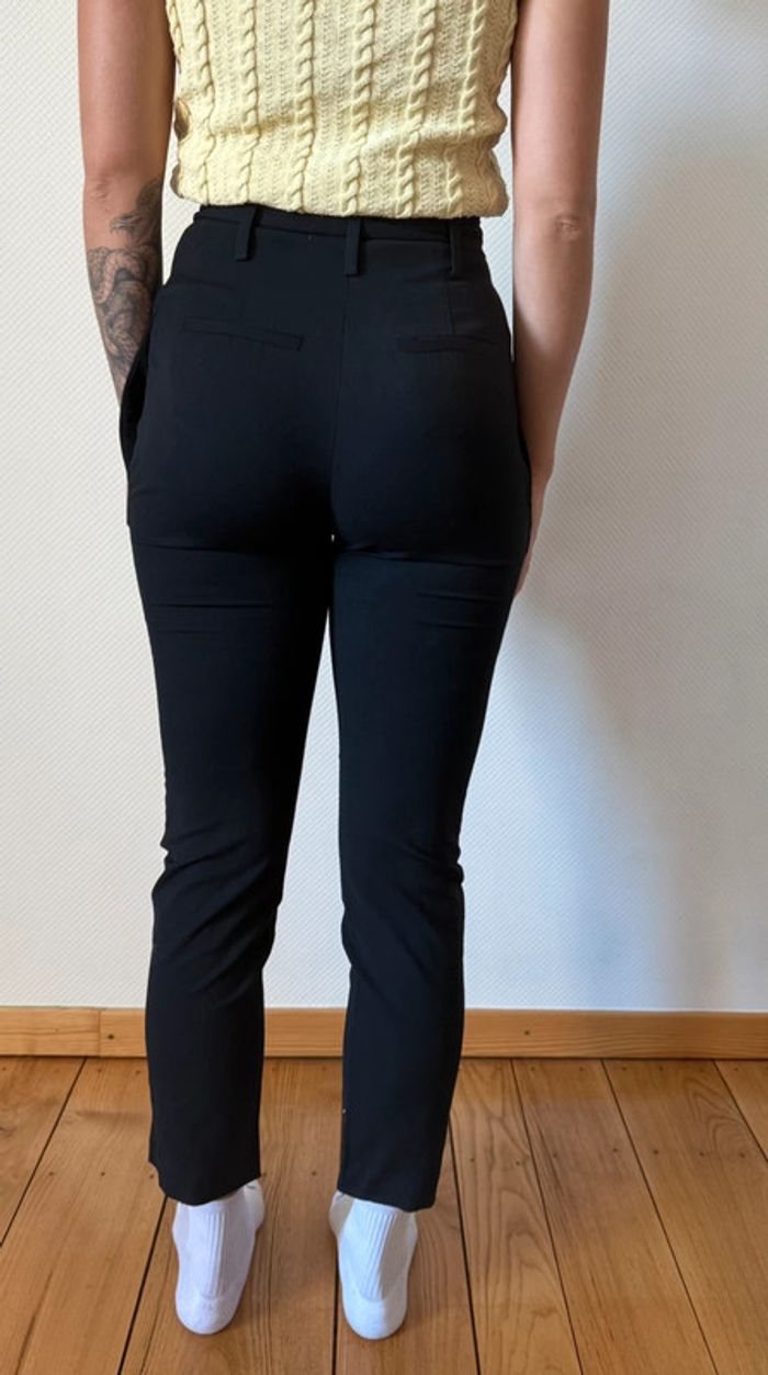Pantalon en très bon état noir taille 0 ba&sh - photo numéro 3