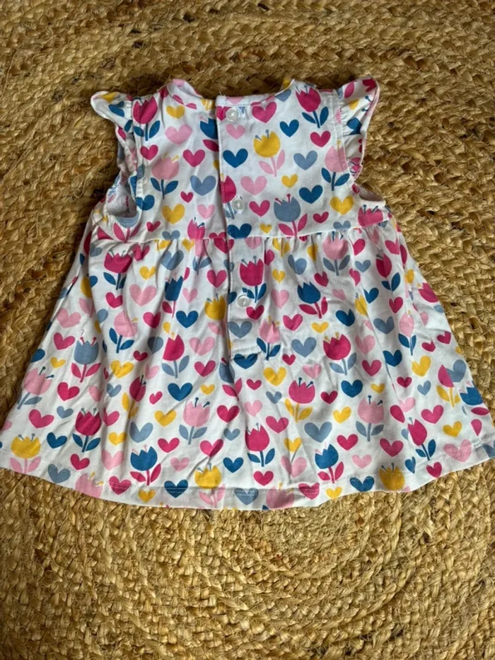 Ensemble 2 pièces tunique et short tbe 12 mois - photo numéro 5