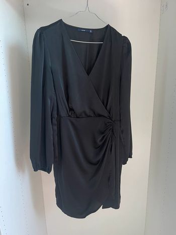 Robe noire chic satinée Kiabi