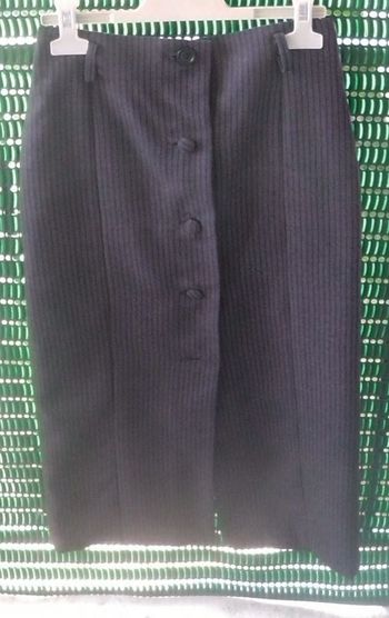 Jupe longue grise, à rayures