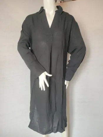 Robe noire manches longues