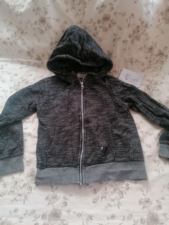 Veste zippé cabaneli 10 ans