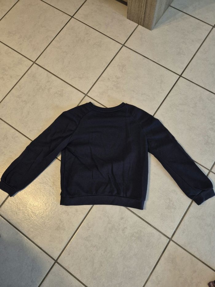 Pull bleu marine 8 ans - photo numéro 2