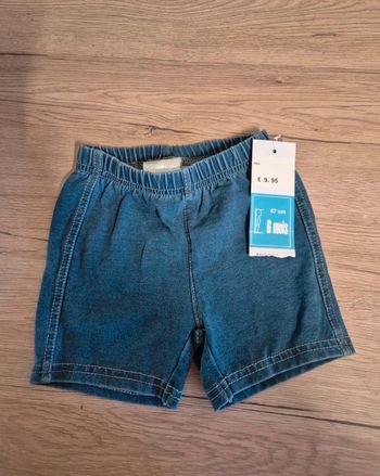 Short taille 6 mois