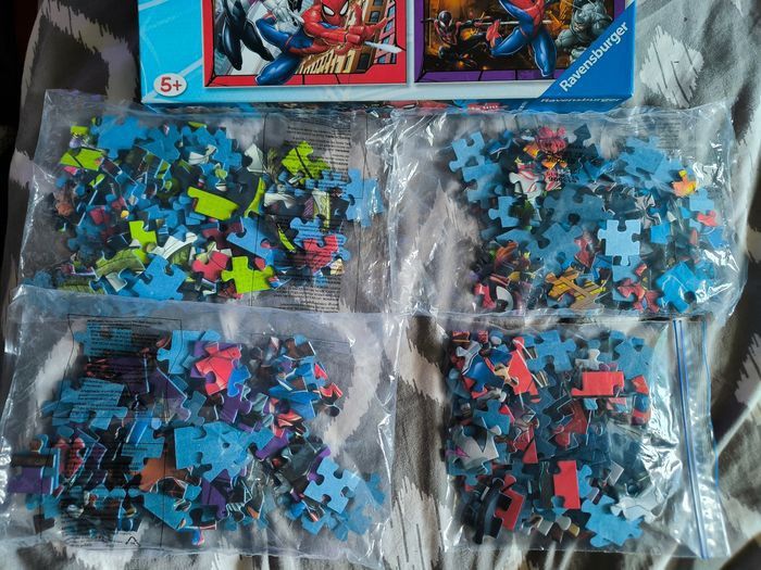 4 puzzles de 100 pièces sur spiderman - photo numéro 3