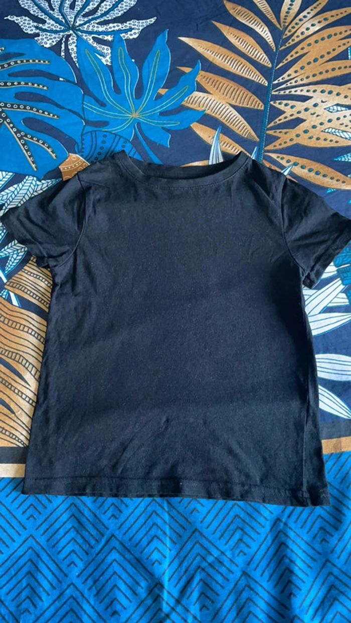Tee-shirts kiabi noir 5 ans