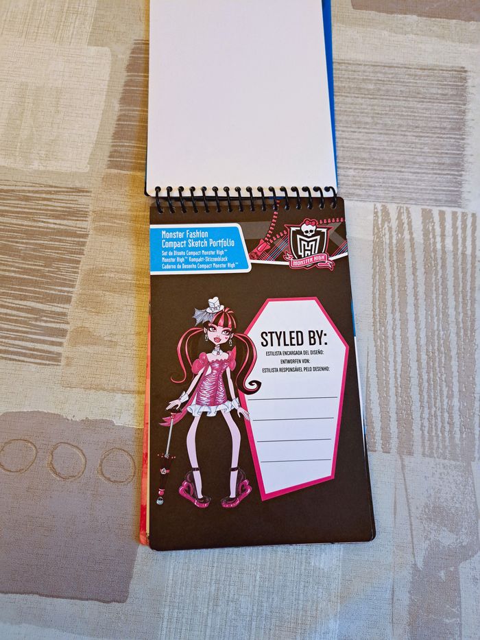 Monster High - Bloc croquis de mode avec pochoirs - photo numéro 3