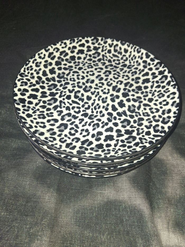 Lot 6 assiettes à desserts léopard