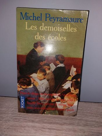 Livre de poche les demoiselles des écoles