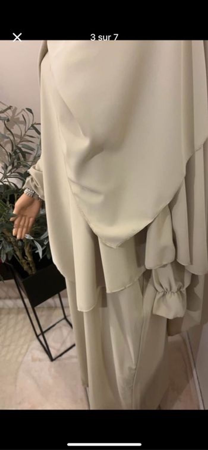 Robe avec voile - photo numéro 2