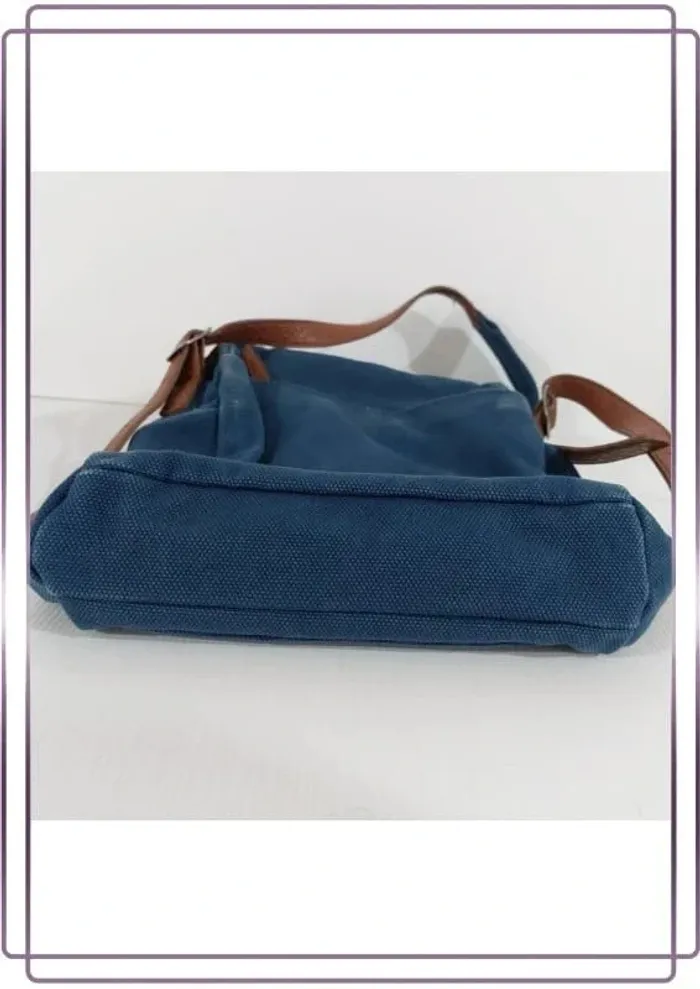 Sac bandoulière Adolfo Dominguez, bon état, bleu 26x28cm - photo numéro 5