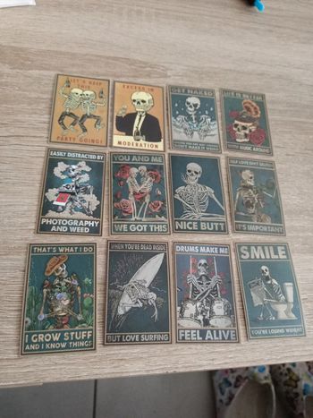 12 stickers avec squelette