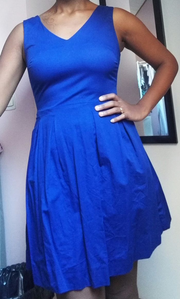 Robe cintrée - photo numéro 2