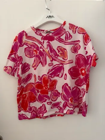 T-shirt Zara manches courtes taille M