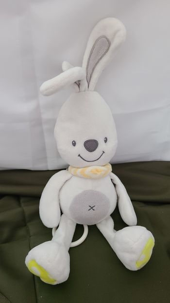 Doudou musical lapin blanc gris jaune pois foulard orange rayé doukidou