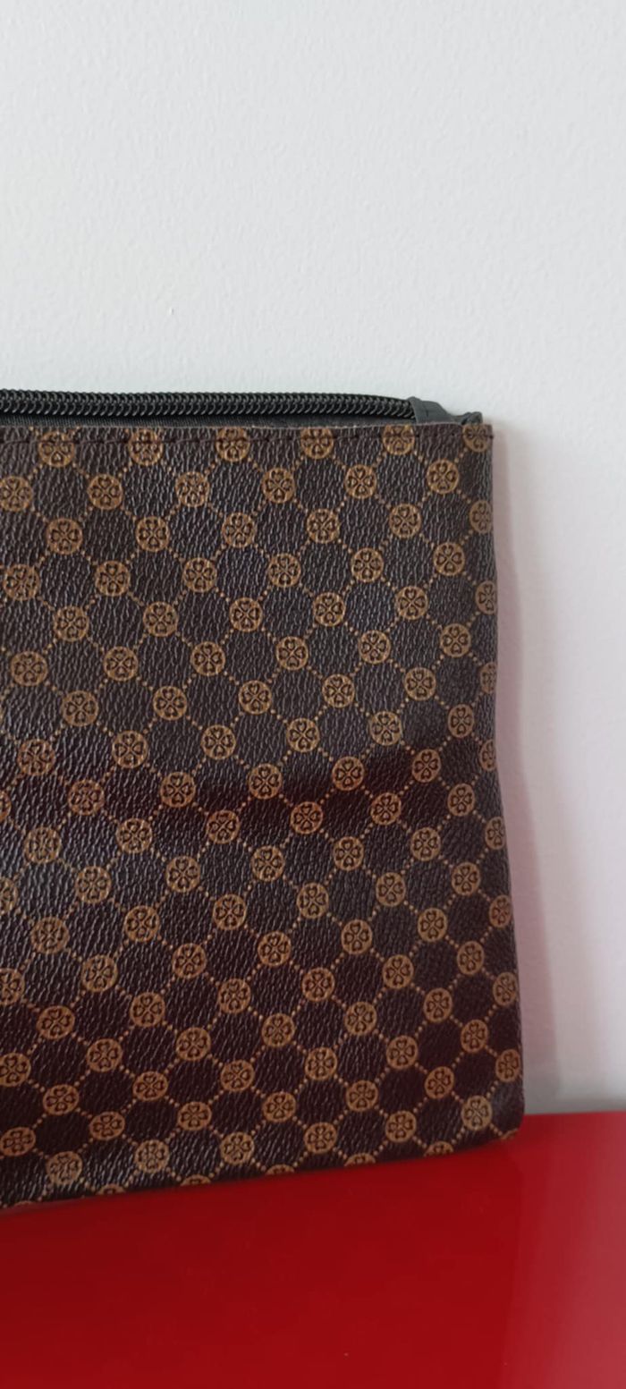 Pochette imprimée avec cordon de poignet - photo numéro 5