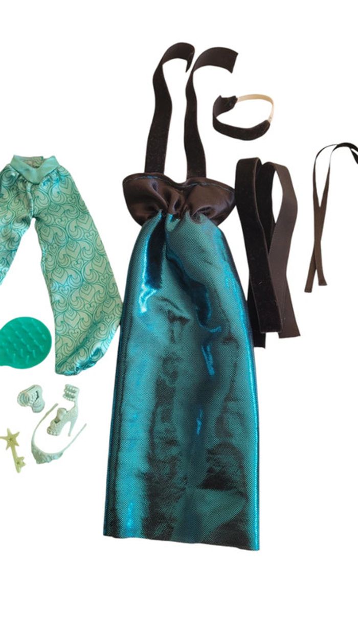 Lot d'accessoires et de tenues pour Barbie👗 - photo numéro 3