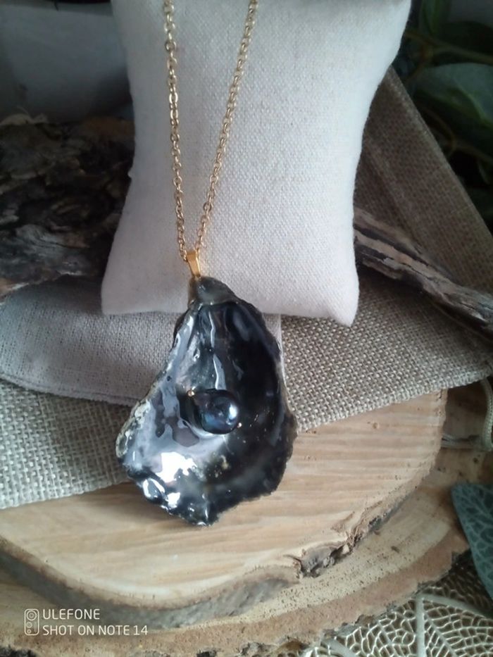 Collier véritables coquille d'huître à nacre grise + perle de culture d'eau - photo numéro 2
